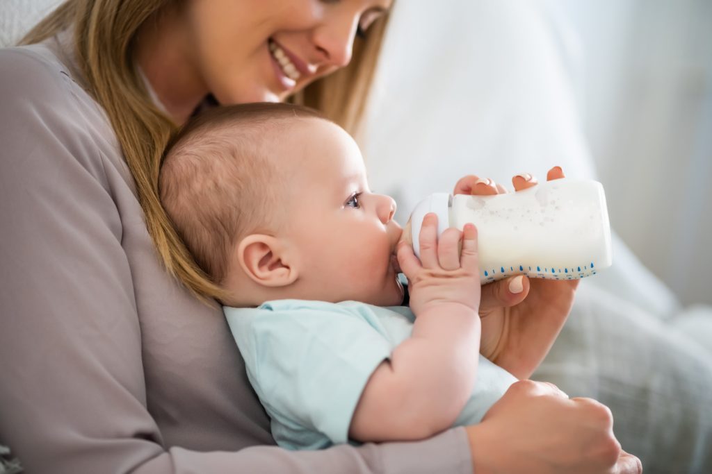 Baby Fütterung